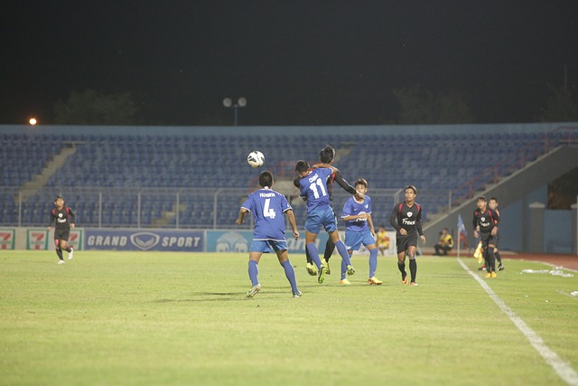 的背后是千 的背后是千